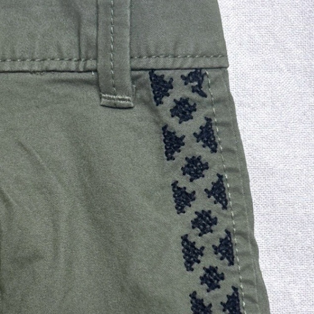 Old Navy Womens Olive Green Embroidered Side Chino Shorts Size 14 Army Green - Picture 5 of 5